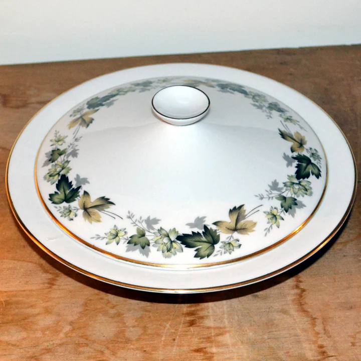 Royal Doulton Larchmont Serving Tureen and Lid Mint Condition - Image 4